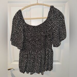 Bobeau medium flowy ditsy floral top black/white on/off shoulder